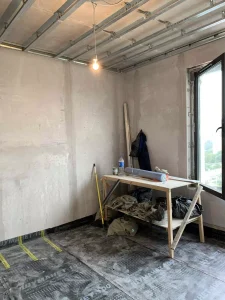 Чи робити ремонт самостійно: плюси, мінуси та реальність