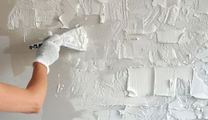 Чи потрібна ґрунтовка перед декоративною штукатуркою